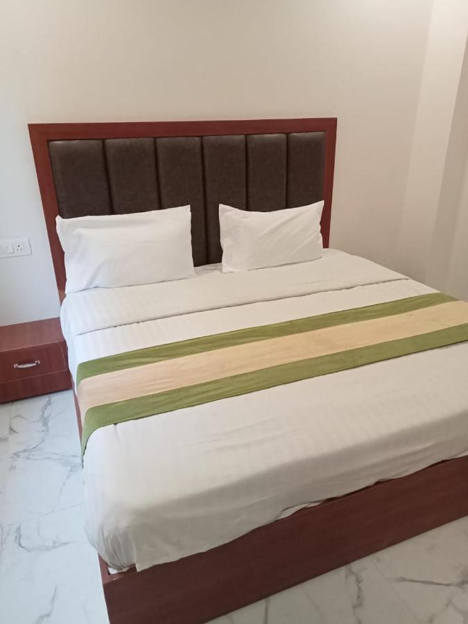 Hotel Kaushik Palace 하리드와르 외부 사진
